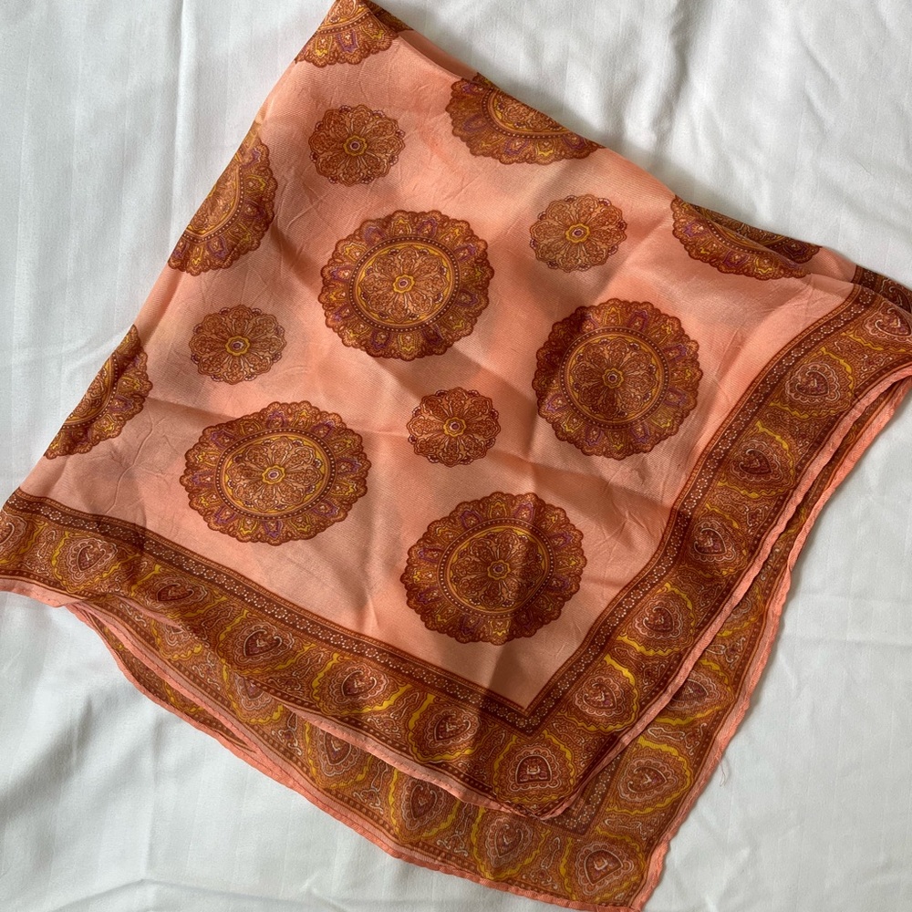 Vintage Medallion Print Bandana/Scarf